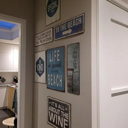 Klein Apartment *